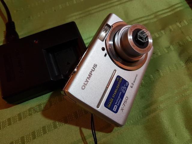 Camara OLYMPUS X 750