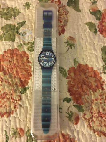 Reloj Swatch nuevo, color azul