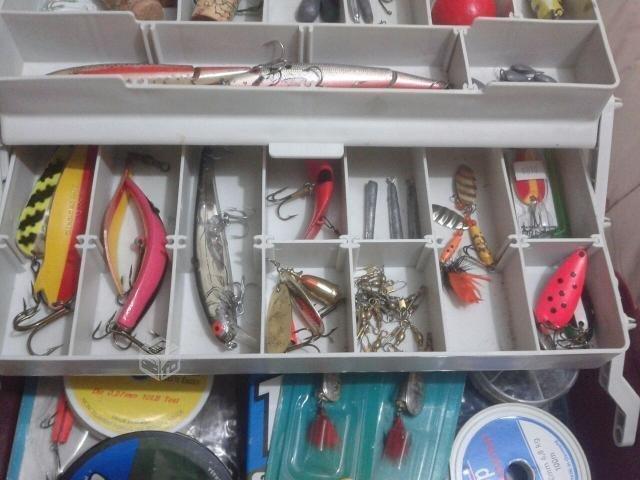 Caja Kit Artículos De Pesca