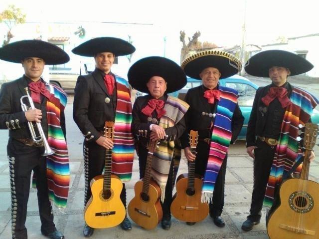 Dia de los enamorados serenata mariachi america