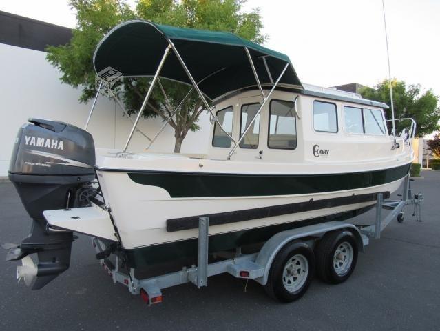 C-DORY 22' Barco de Pesca Casa Piloto con Yamaha