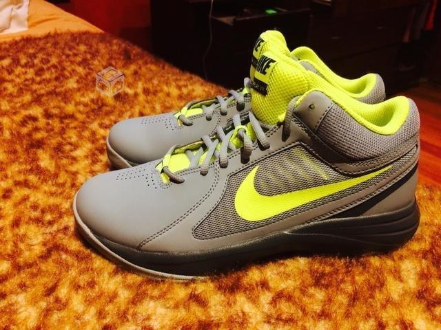 Zapatillas Nike (Totalmente Nuevas)