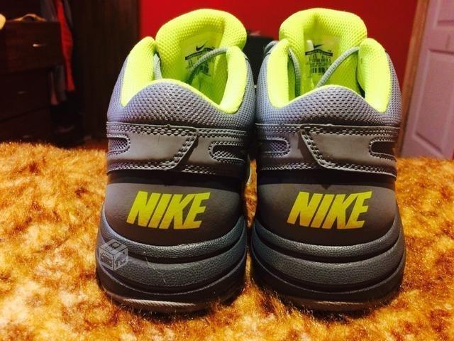 Zapatillas Nike (Totalmente Nuevas)