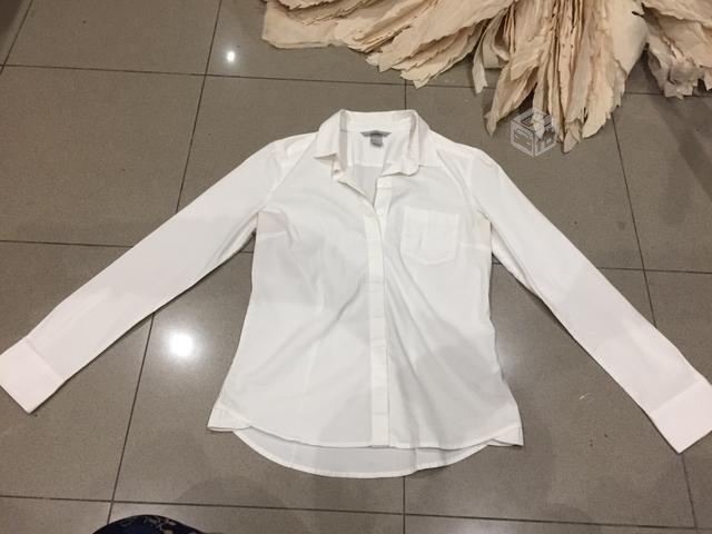 Camisa mujer H&M blanca entallada semitransparente