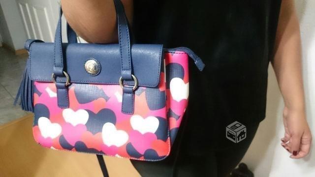 Cartera Tommy Hifiger nueva y original