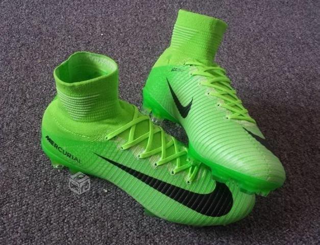 Chuteadores Nike Mercurial Superfly Radiation Flar