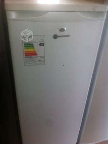 Congelador vertical Nuevo sin uso grtia