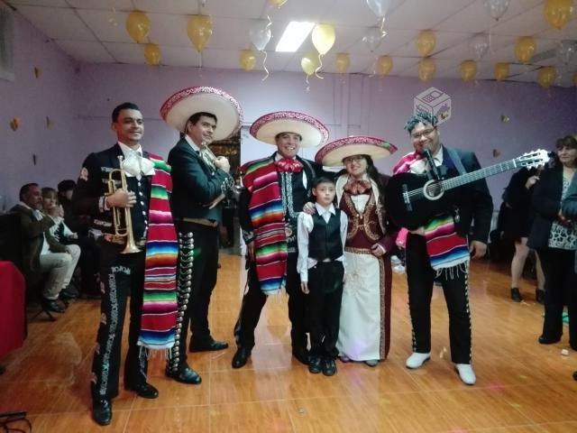 Mariachis Santiago. Mariachi