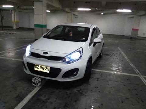 Kia motors rio 5 2013