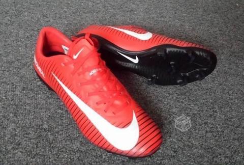 Chuteadores Nike Mercurial Vapor XI