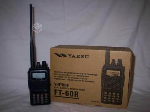 Radio yaesu ft60 vhf - uhf banda aerea