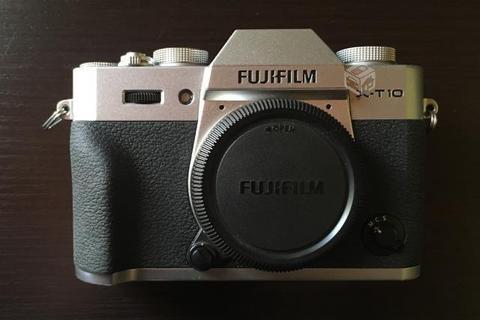 Camara fujifilm X-T10 plateada