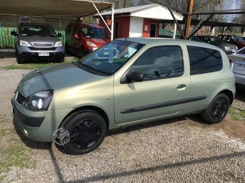 RENAULT CLIO año 2006