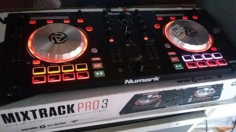 Controladora DJ MIXTRACK PRO 3 Numark