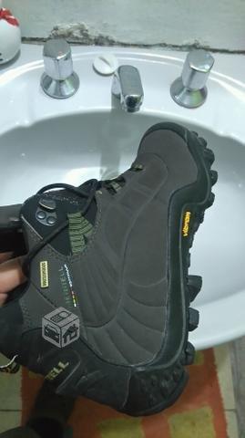 Botín trekking Merrell thermo 6