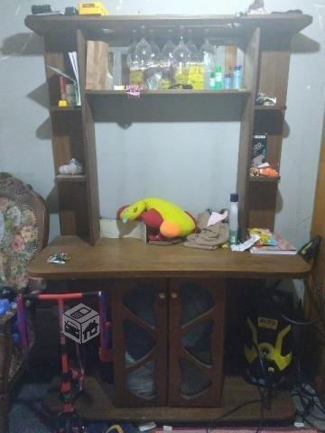 Mueble de madera decorativo