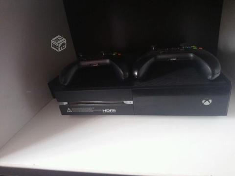 Xbox one 500gb 2 controles