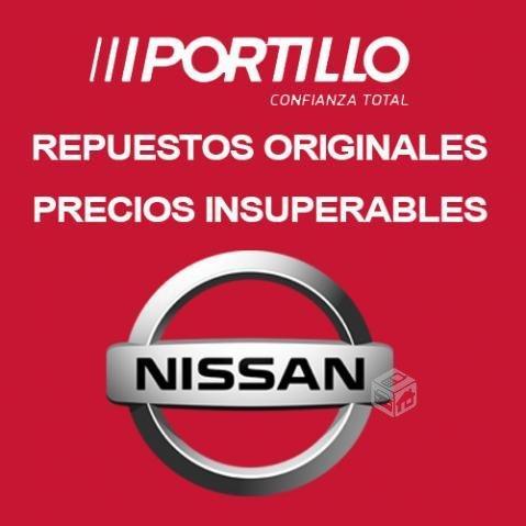 Emblema delantero Nissan NP300