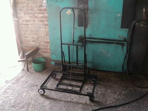 Yegua con carro y gancho