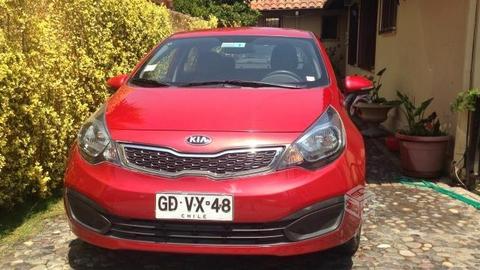 KIA MOTORS RIO 2014 FULL automático Rojo IMPECABLE