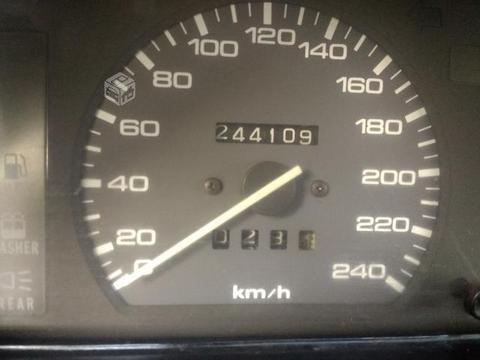 Mazda 323 año 95