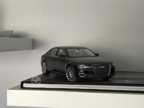 Audi A8 Kyosho, auto de coleccion