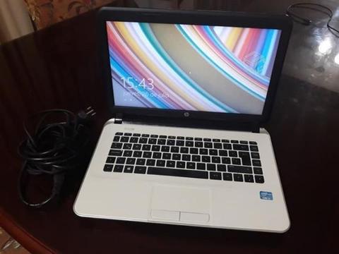 Notebook casi nuevo HP I5