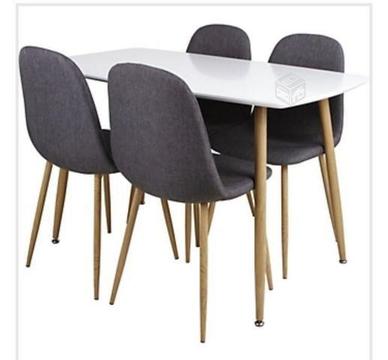 Mesa comedor + 4 sillas