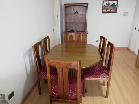 Set de comedor de 6 sillas + mueble de madera