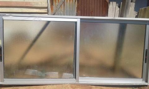Ventana Empavonada 90cm x 2,0mts