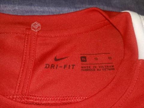 Polera deportiva niño