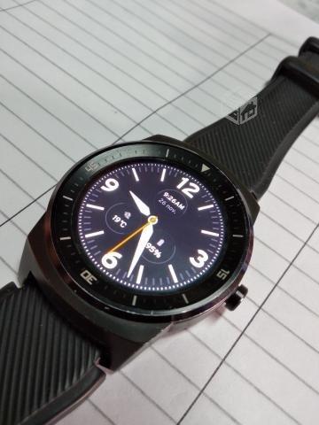 LG G Watch R (Android Wear , SmartWatch)
