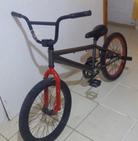 Bicleta Avalanche - BMX