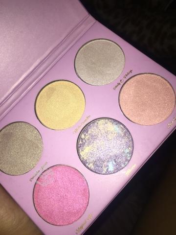 Paleta de iluminadores nueva