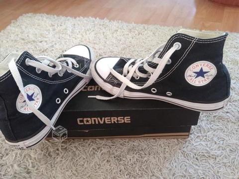 Zapatillas converse num33 como nuevas