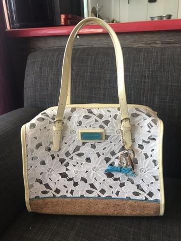 Hermosa cartera Paris Hilton, nueva y original