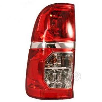 Foco Trasero Izquierdo Toyota Hilux 2012-2015